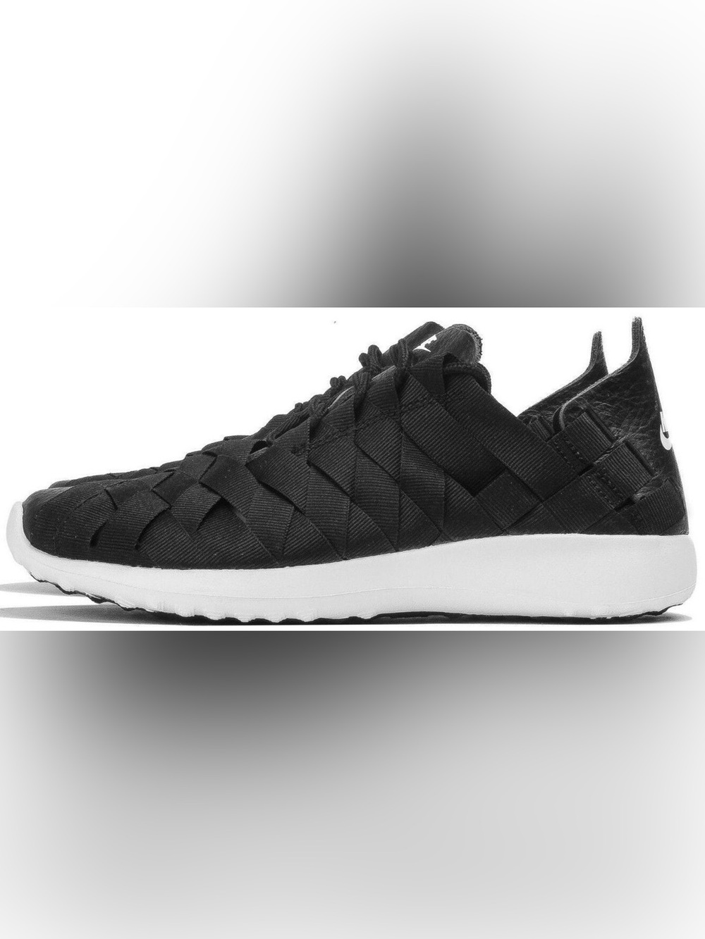 Nike Juvenate Women’s Woven Slip-On Sneakers Black Tennis Shoes size 8